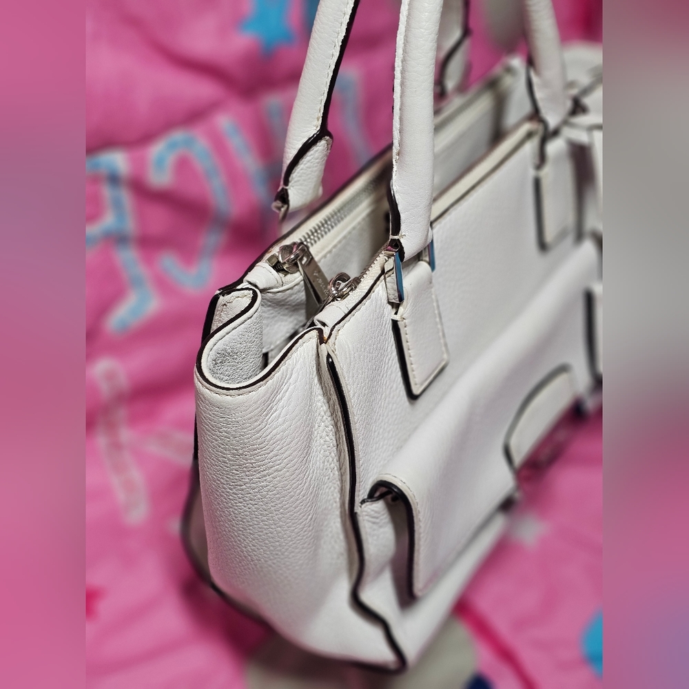 MICHAEL KORS  LEATHER SHOULDER BAG - Picture 9 of 17